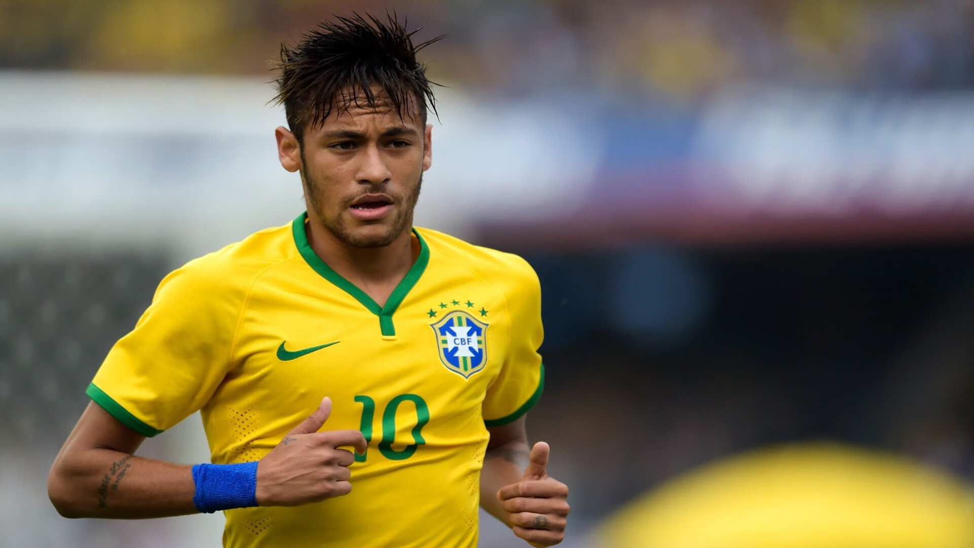 英超的裁判培训和能力提升，英超各轮裁判安排